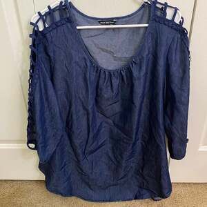 Unique Spectrum Women's Blue Chambray Cotton Blouse with Laser Cutout Sleeves Si